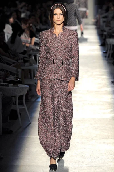 Look 15